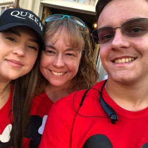 Meet your Posher, Dena